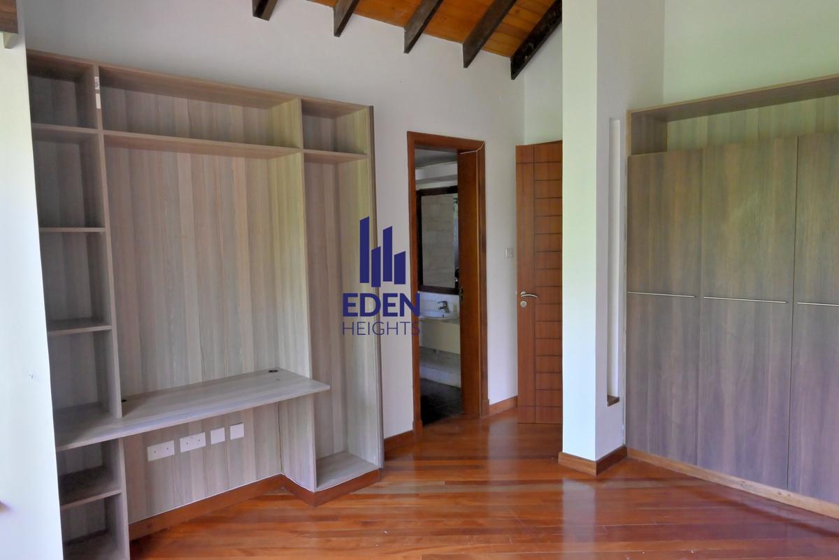 4 Bed Townhouse with En Suite in Runda - 12