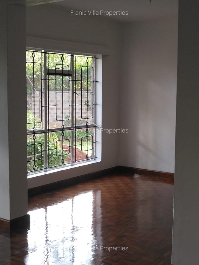 4 Bed House with En Suite at Redhill Road - 2