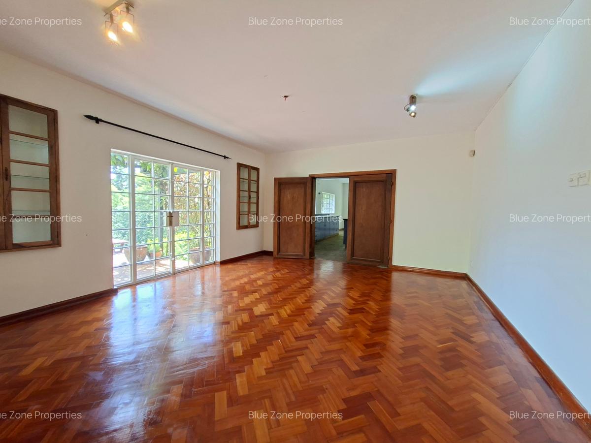 5 Bed House with En Suite at Off Ridgeways Rd - 8