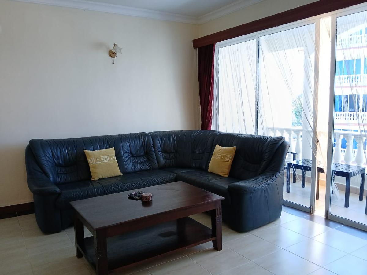 Serviced 1 Bed Apartment with En Suite in Nyali Area - 3