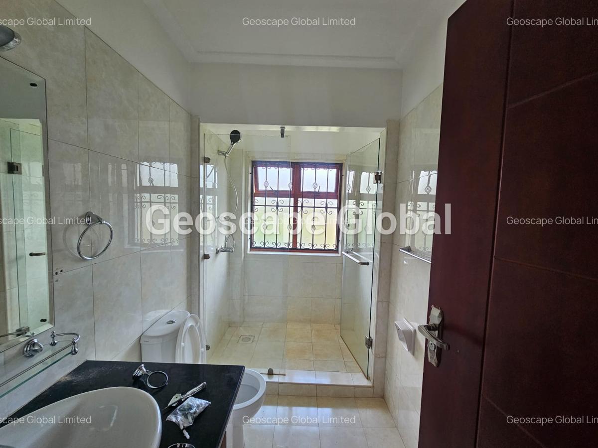 4 Bed House with En Suite in Runda - 5