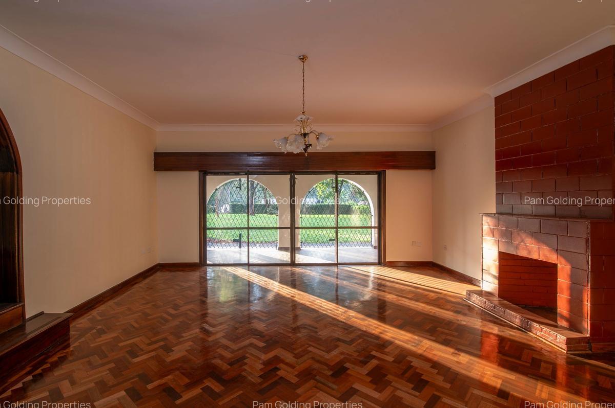 4 Bed House with En Suite in Karen - 2