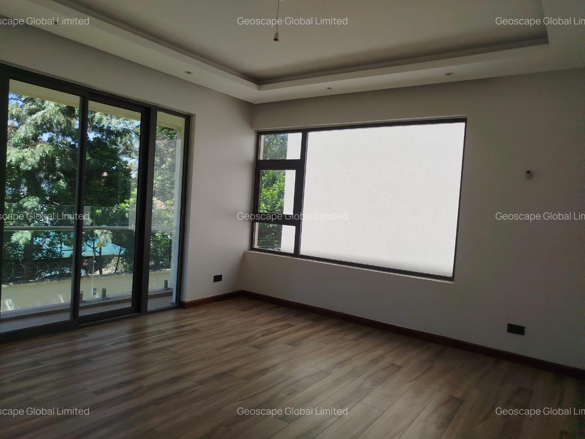 6 Bed Townhouse with En Suite in Lavington - 10