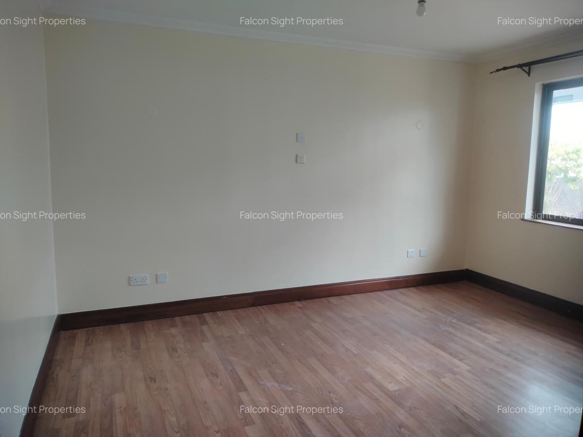 5 Bed Townhouse with Swimming Pool in Spring Valley - 5