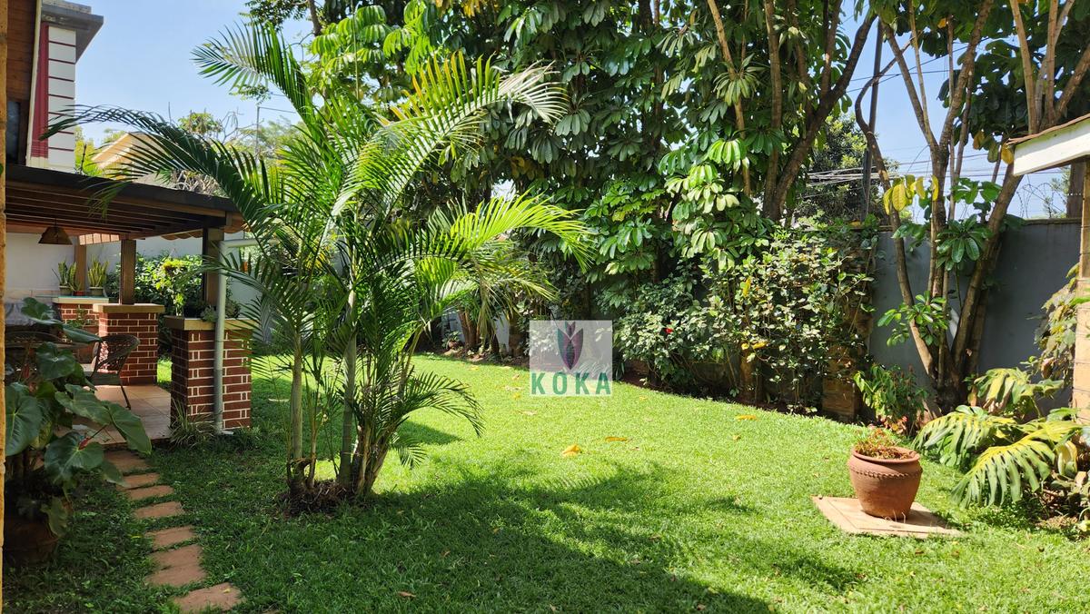 5 bed townhouse with en suite in lavington