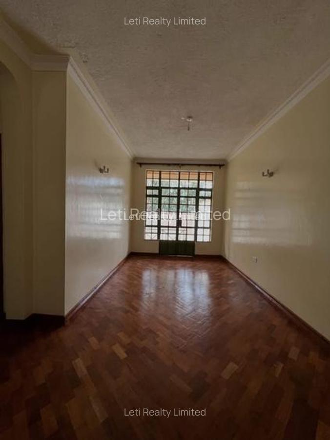 5 Bed Townhouse with En Suite in Lavington - 6