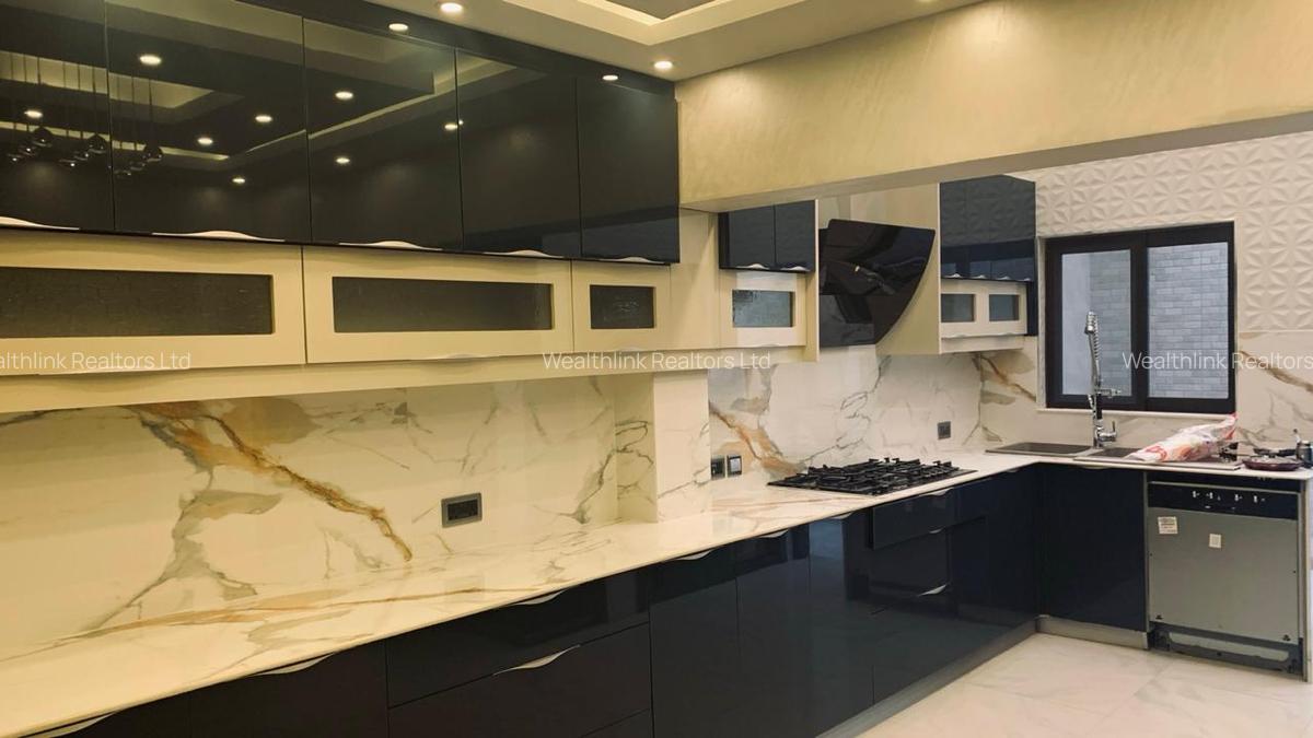 4 Bed House with Walk In Closet in Parklands - 1