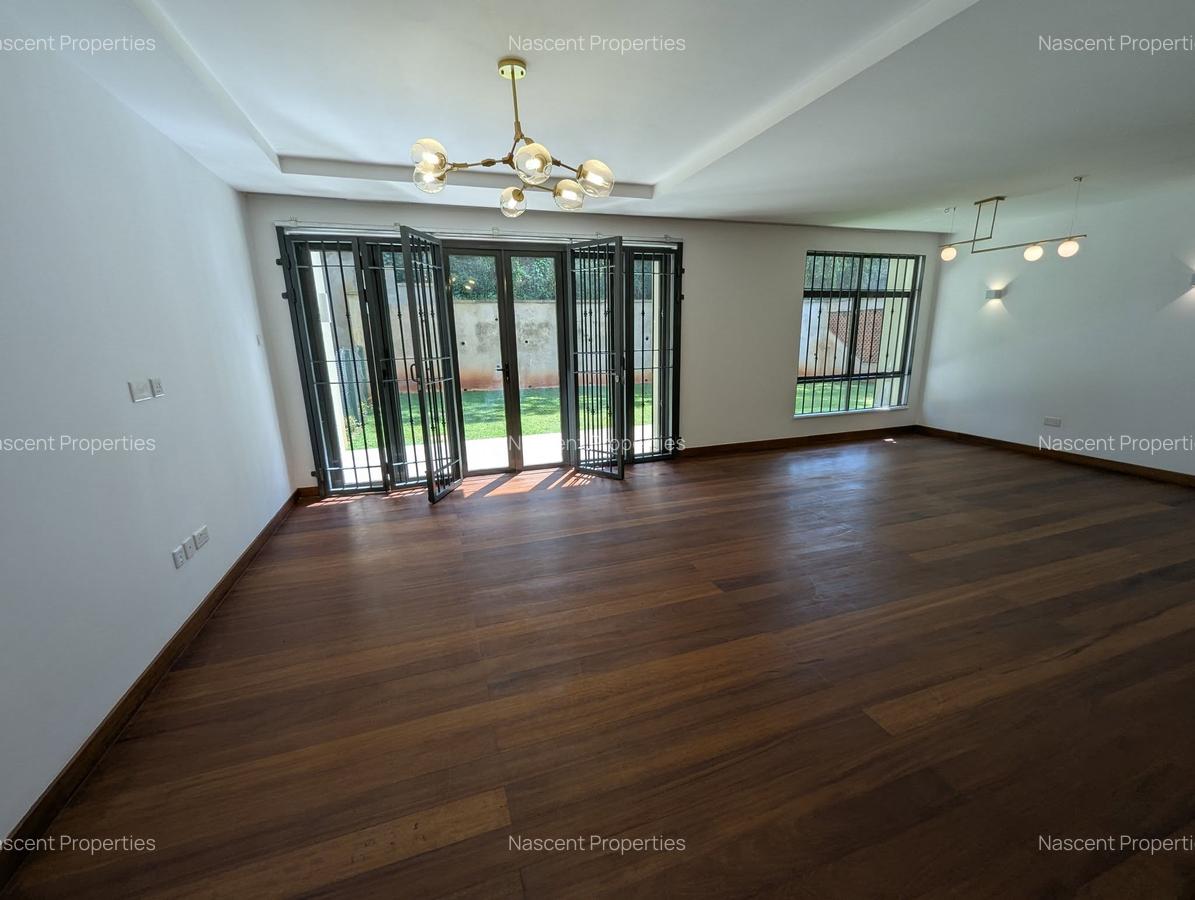 4 Bed Apartment with En Suite in Rosslyn - 16