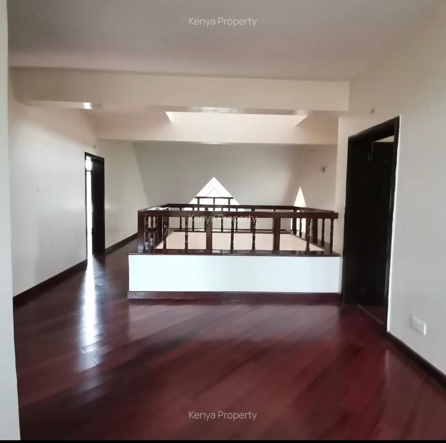 5 Bed Villa with En Suite at Oawshwika Road - 15