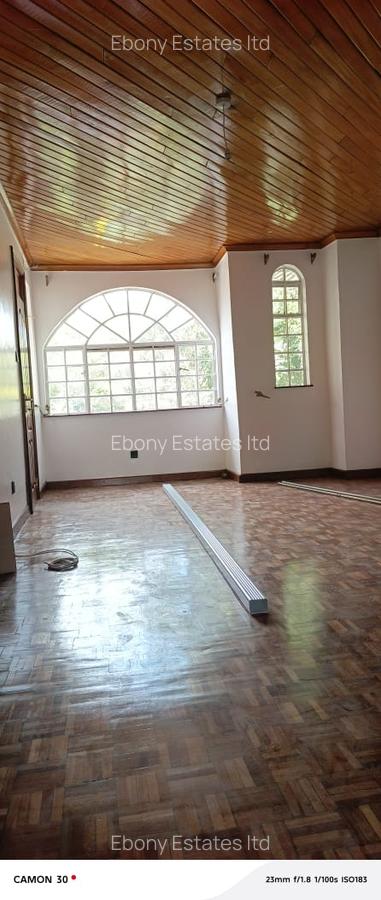 5 Bed Townhouse with En Suite in Lavington - 9