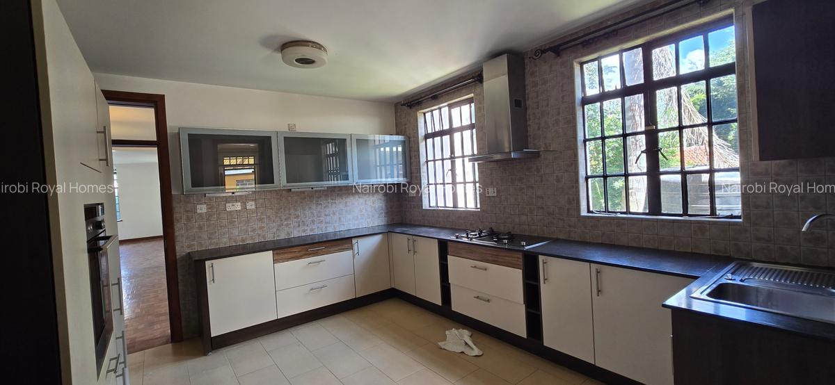 4 Bed House with En Suite at Convent Drive - 8