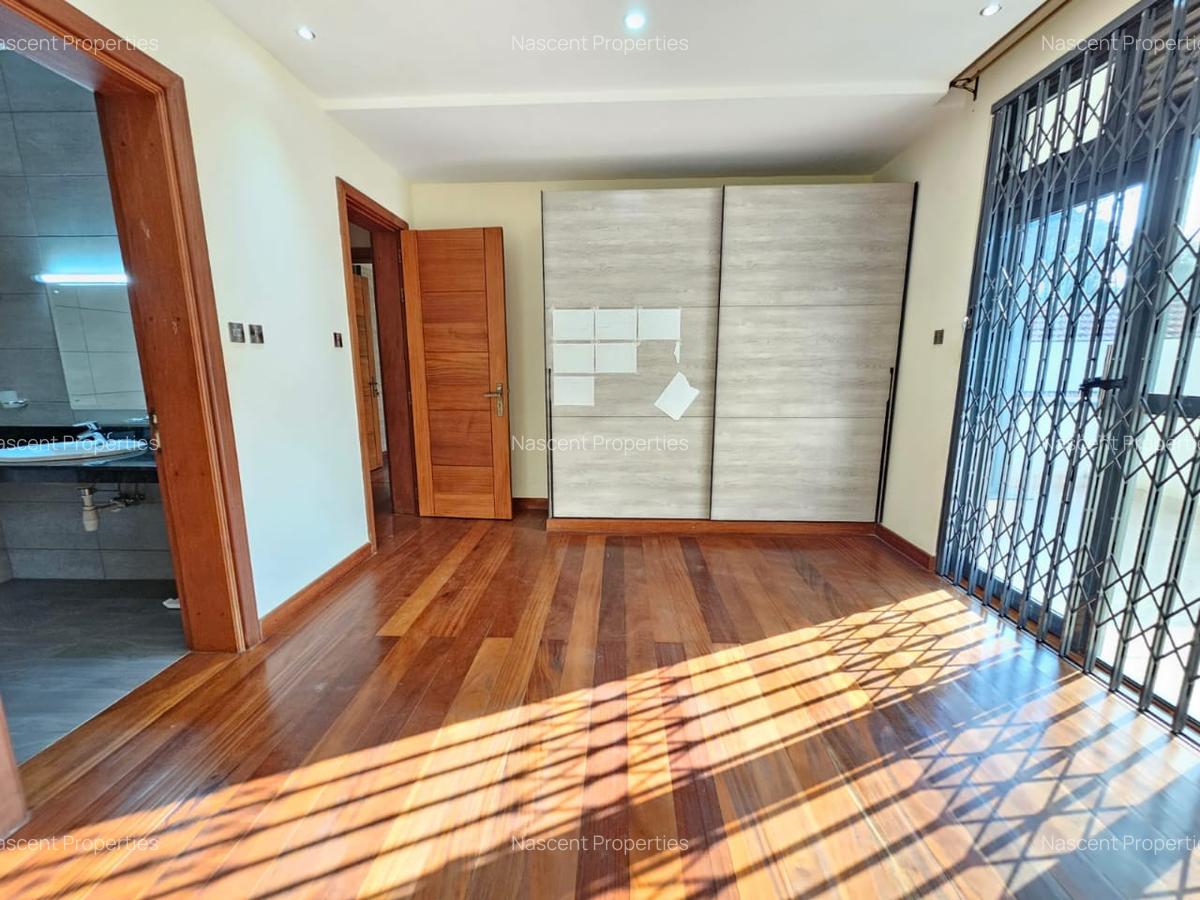 7 Bed House with En Suite in Nyari - 10