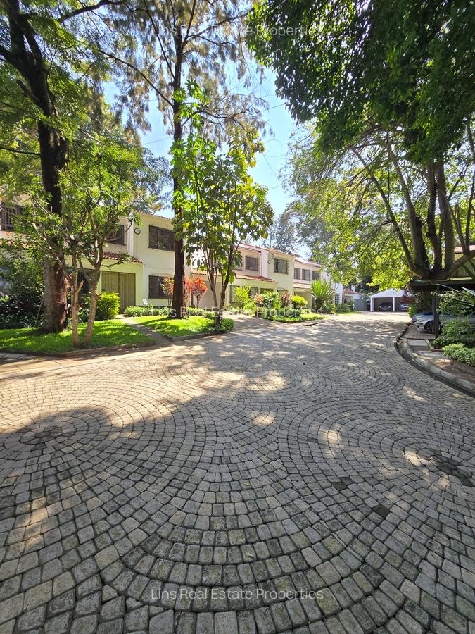 4 Bed Townhouse with En Suite in Muthaiga - 10