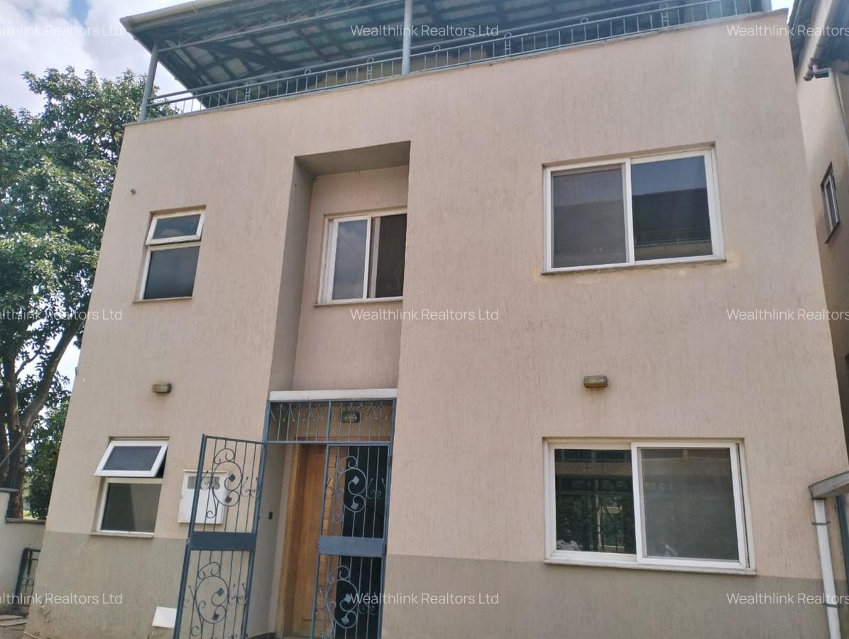 5 Bed Townhouse with En Suite at Lavington - 2