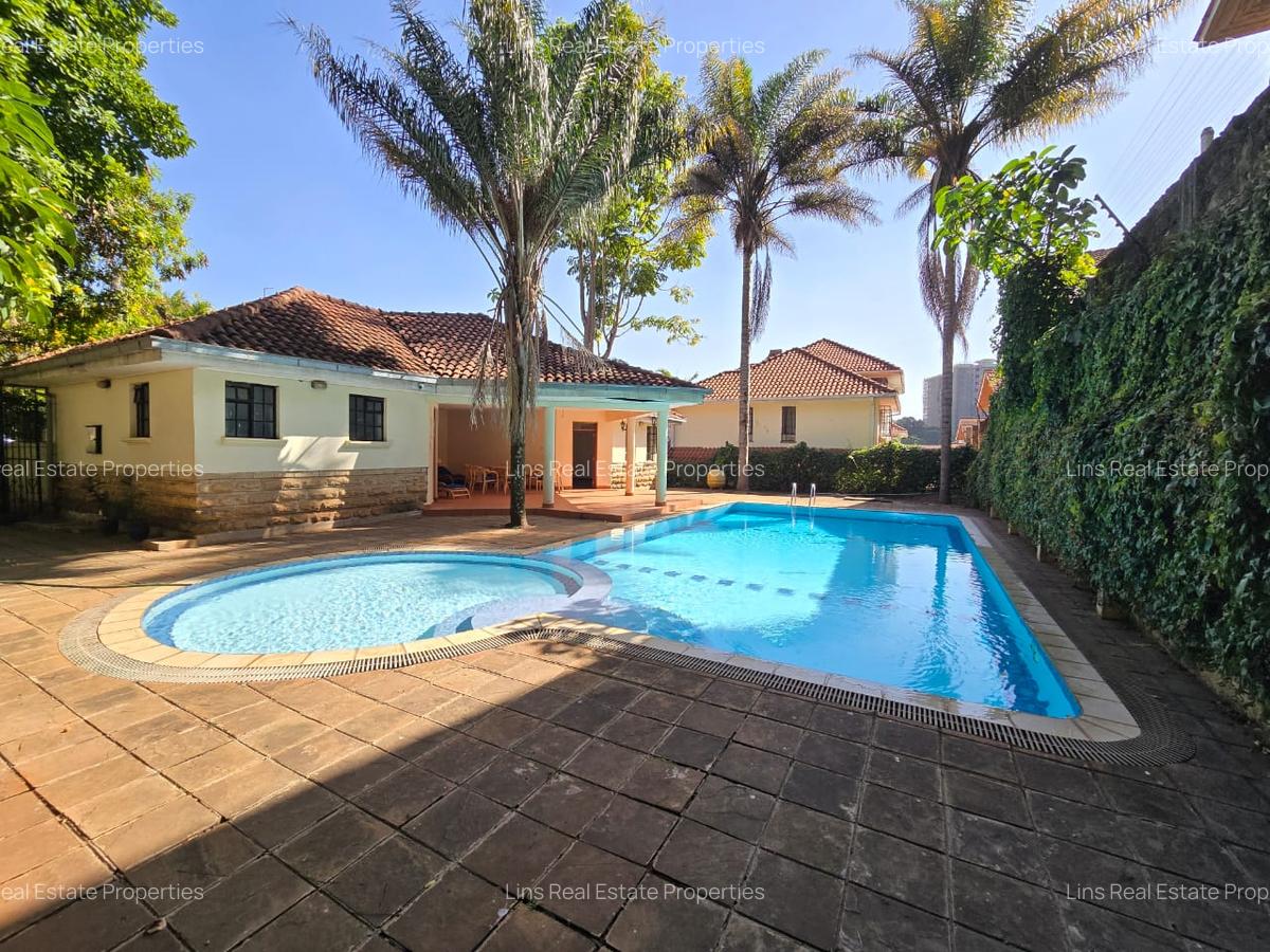 4 Bed Townhouse with En Suite in Spring Valley - 4