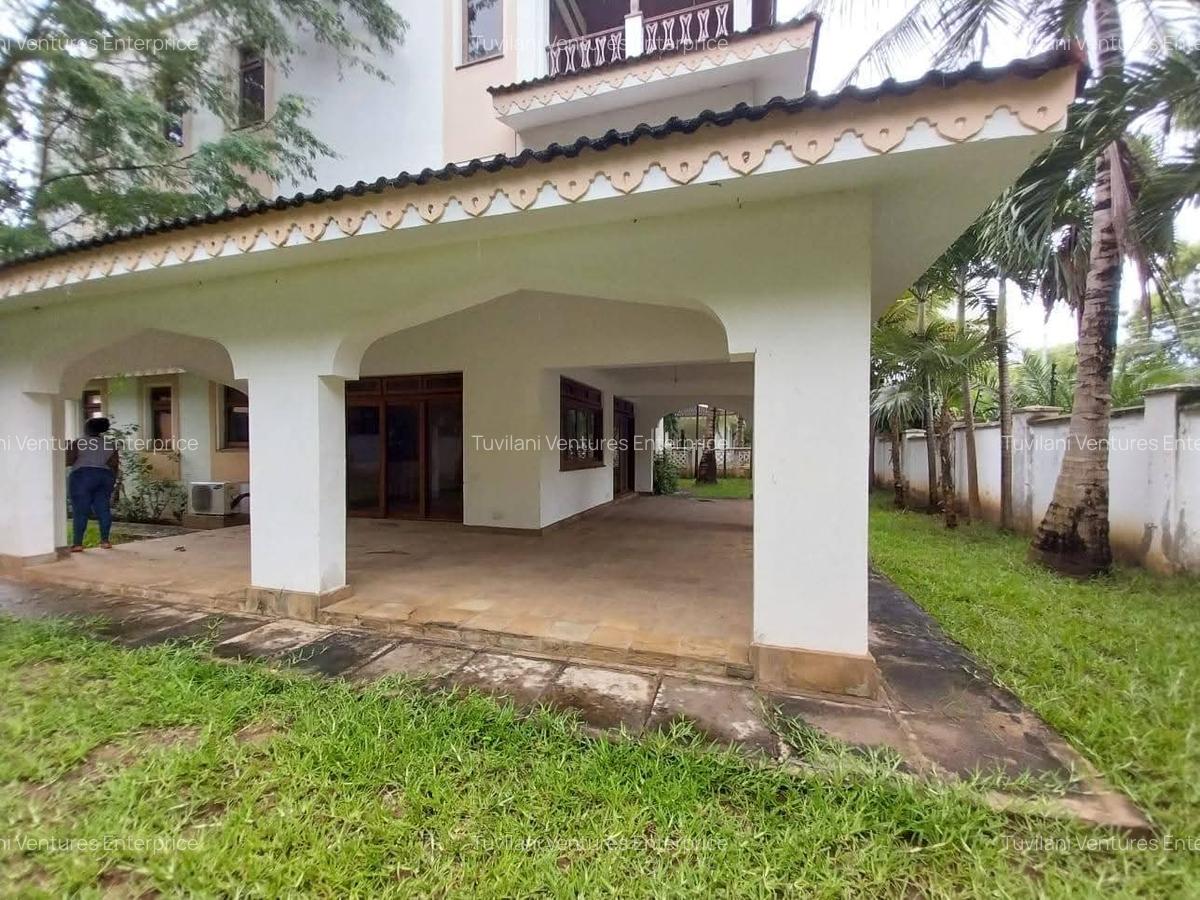 4 Bed Townhouse with En Suite at Nyali Mombasa - 4
