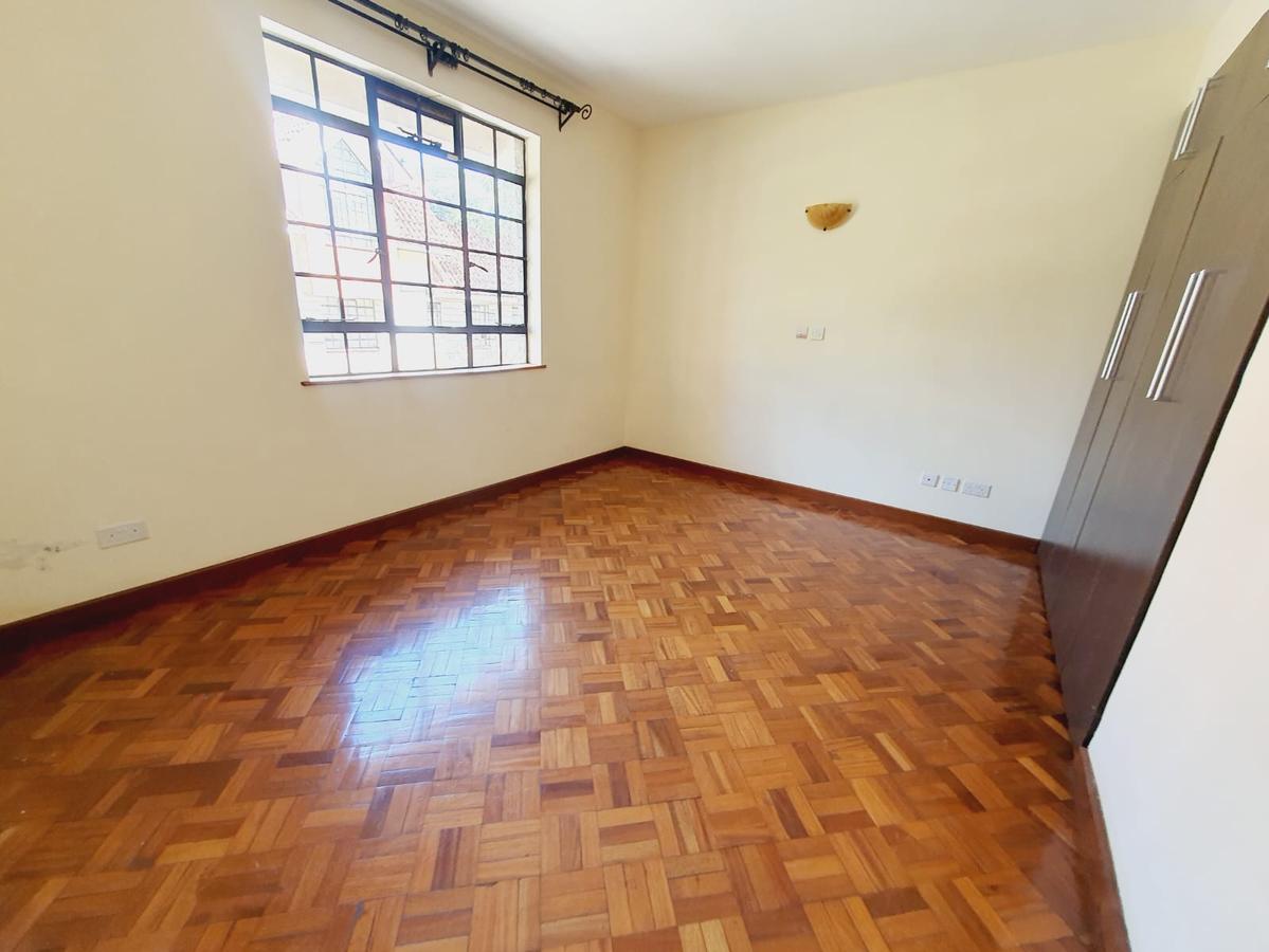 4 Bed Townhouse with En Suite at Lavington - 18