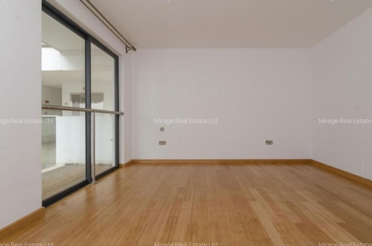 3 Bed Apartment with Swimming Pool in Garden Estate - 15