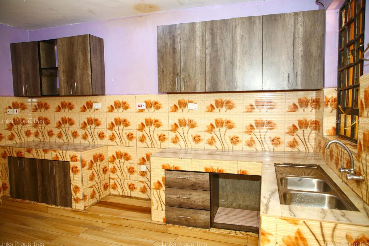 4 Bed Townhouse with En Suite at Airport Road - 5