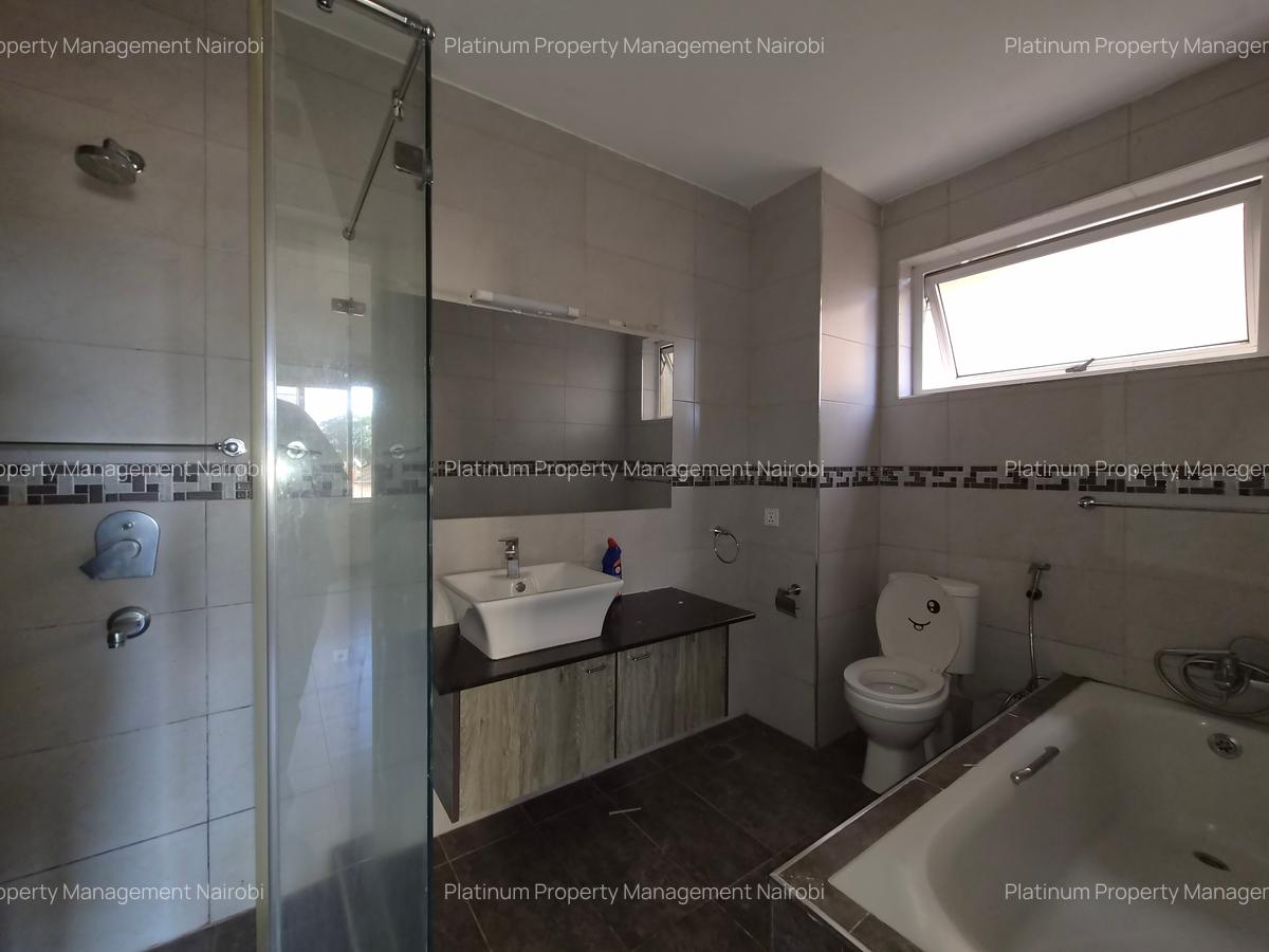 4 Bed Apartment with En Suite at 3Rd Parklands - 12