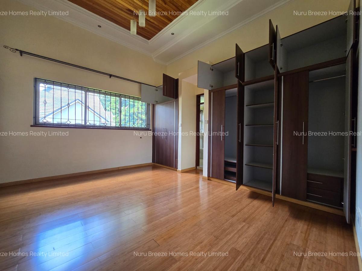 4 Bed House with En Suite in Runda - 11