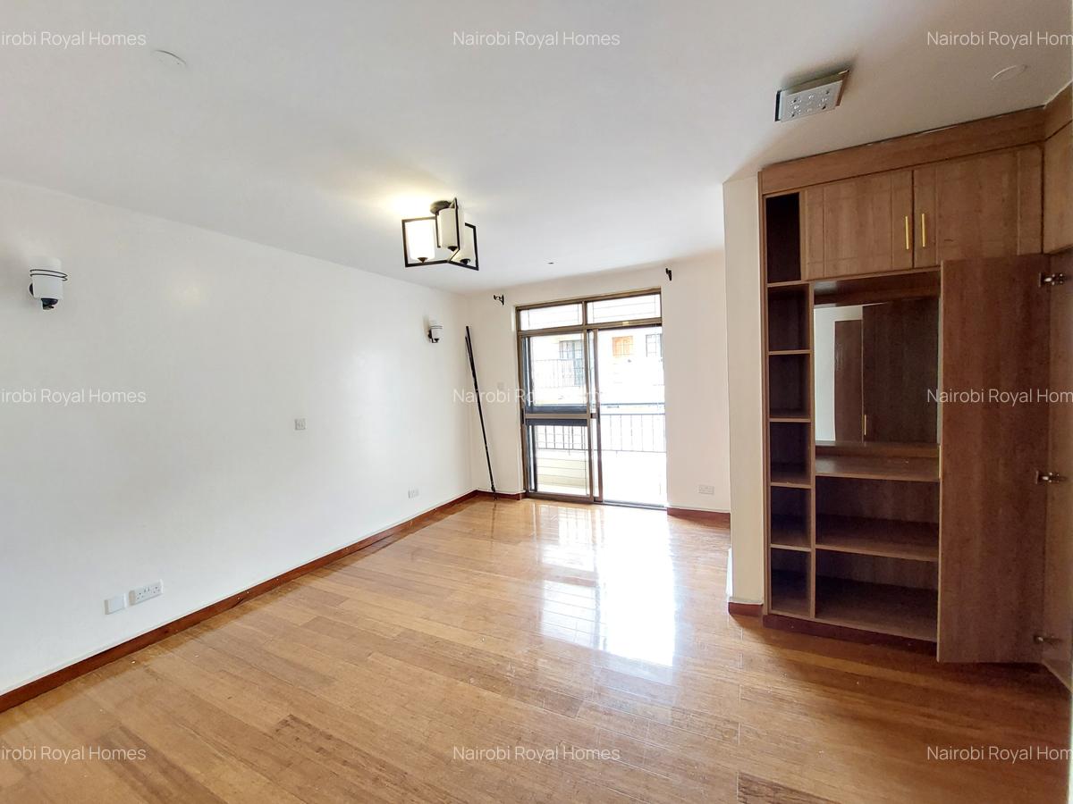 5 Bed Townhouse with En Suite at Convent Drive - 17