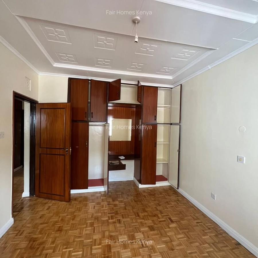 4 Bed Townhouse with En Suite at Valley Arcade - 8