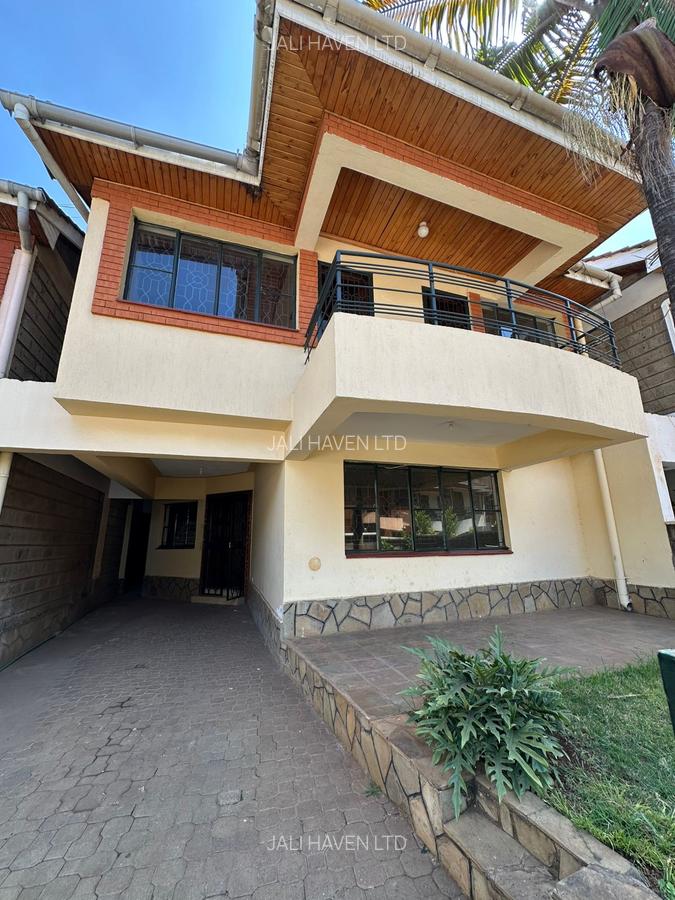 5 Bed Townhouse with En Suite in Lavington - 1