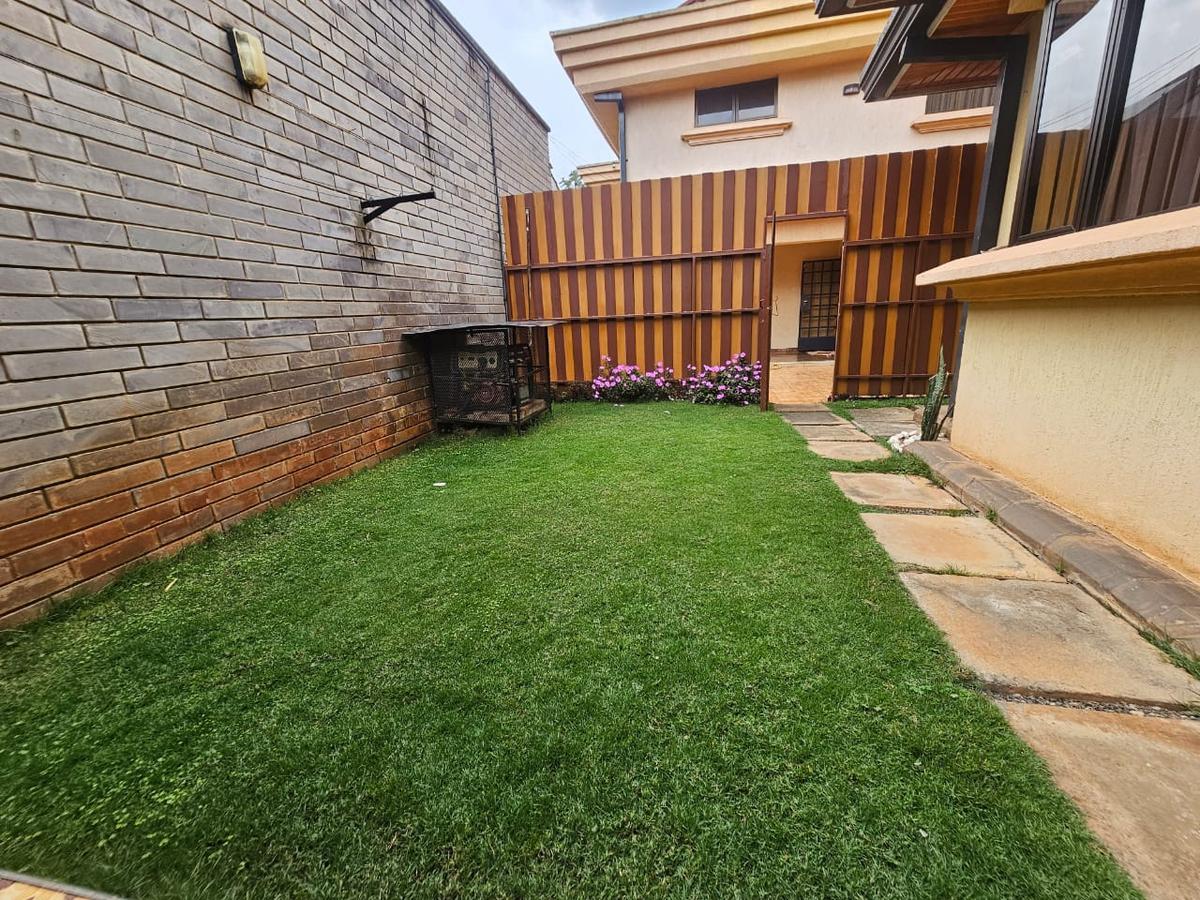 4 Bed House with En Suite in Runda - 2