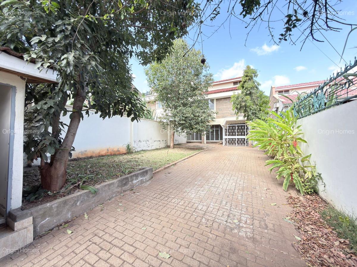 4 Bed Townhouse with En Suite at Westlands - 1