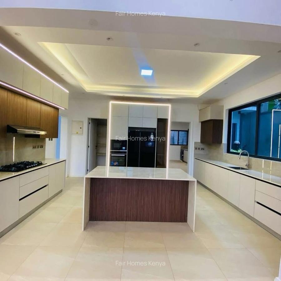 5 Bed Townhouse with En Suite at Lavington Green - 7