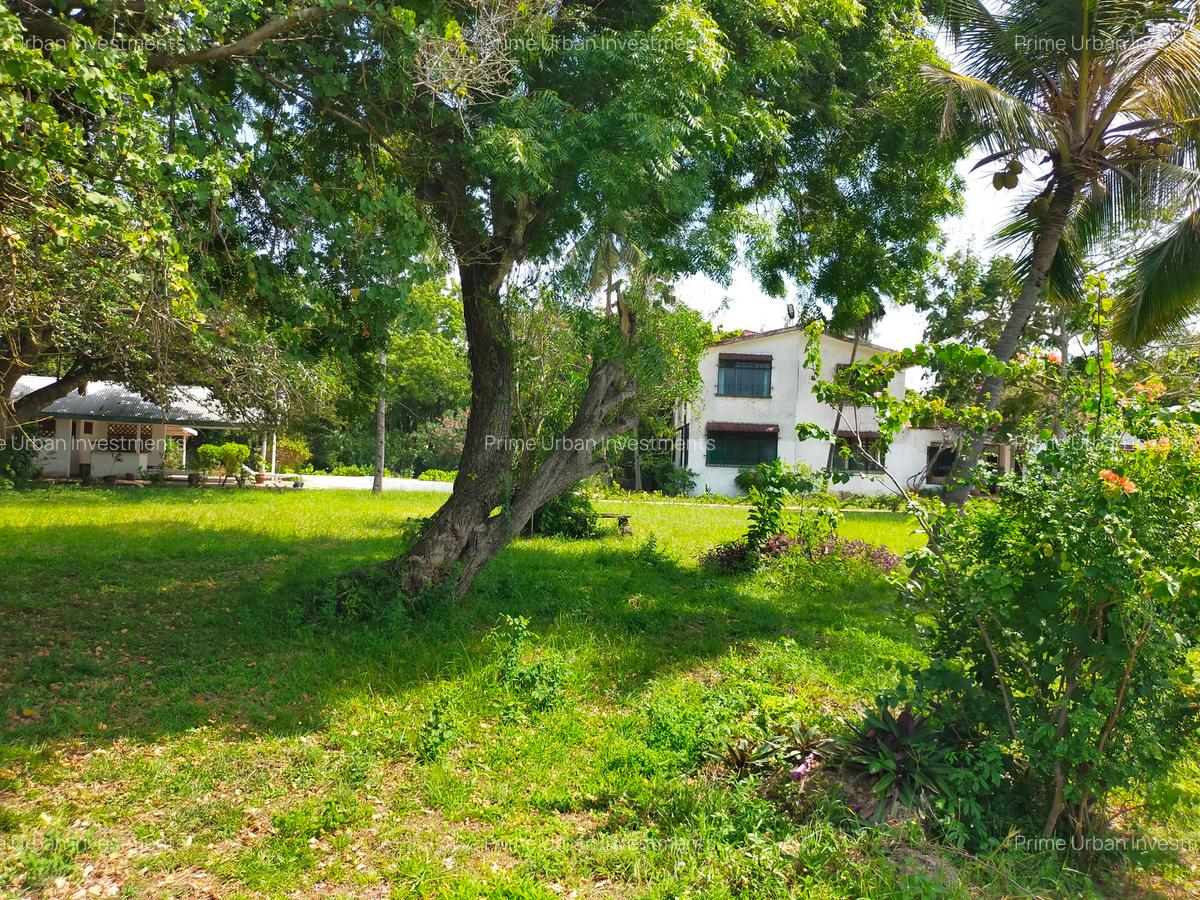 Land in Kikambala - 12