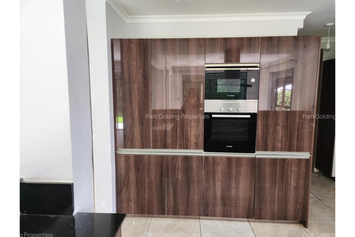 4 Bed House with En Suite at Glory Road - 13