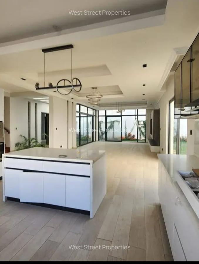5 Bed Villa with En Suite at Lavington - 11