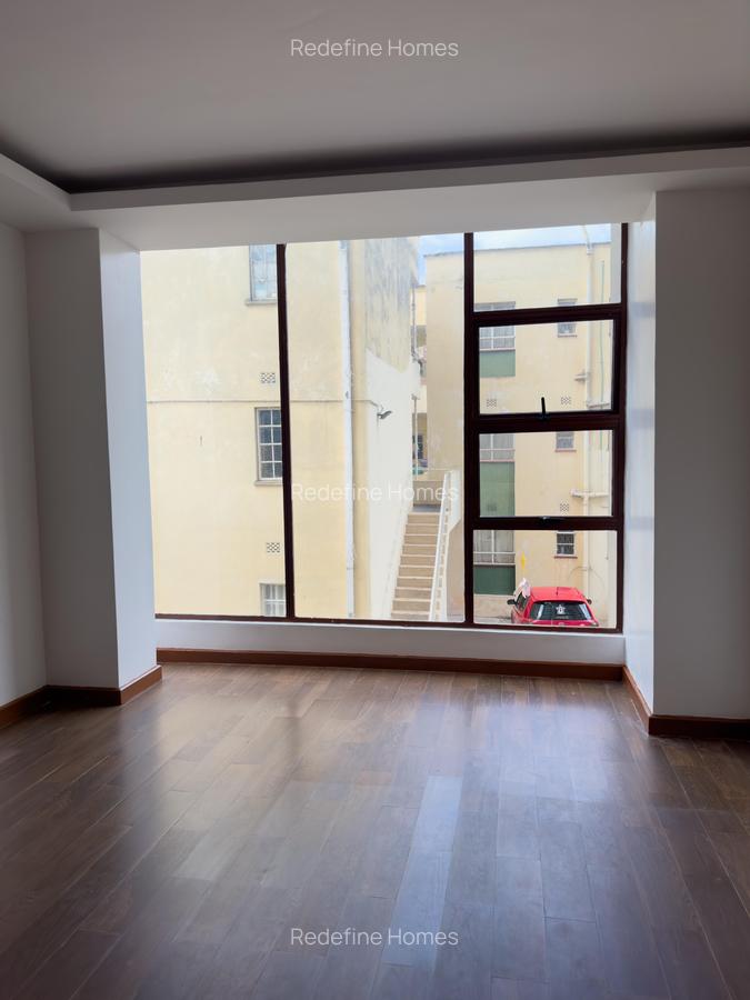 3 Bed Apartment with En Suite in Parklands - 11