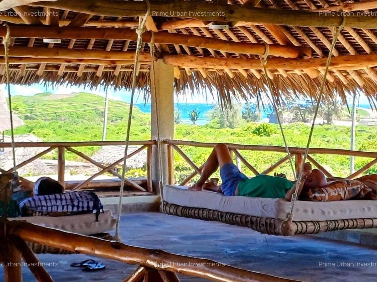 8 Bed House with En Suite in Watamu - 4