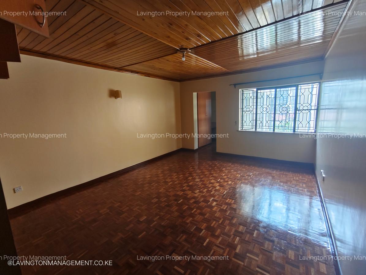 5 Bed Townhouse with En Suite at Lavington Green - 8