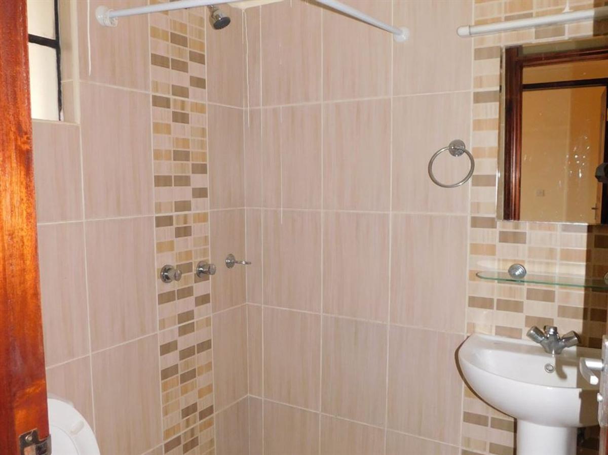 2 Bed Apartment with En Suite at Fourways Junction Estate - 16