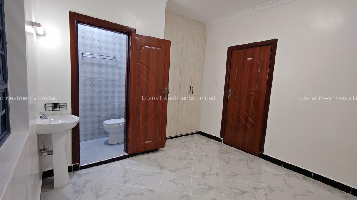 3 Bed House with En Suite at Matangi - 6