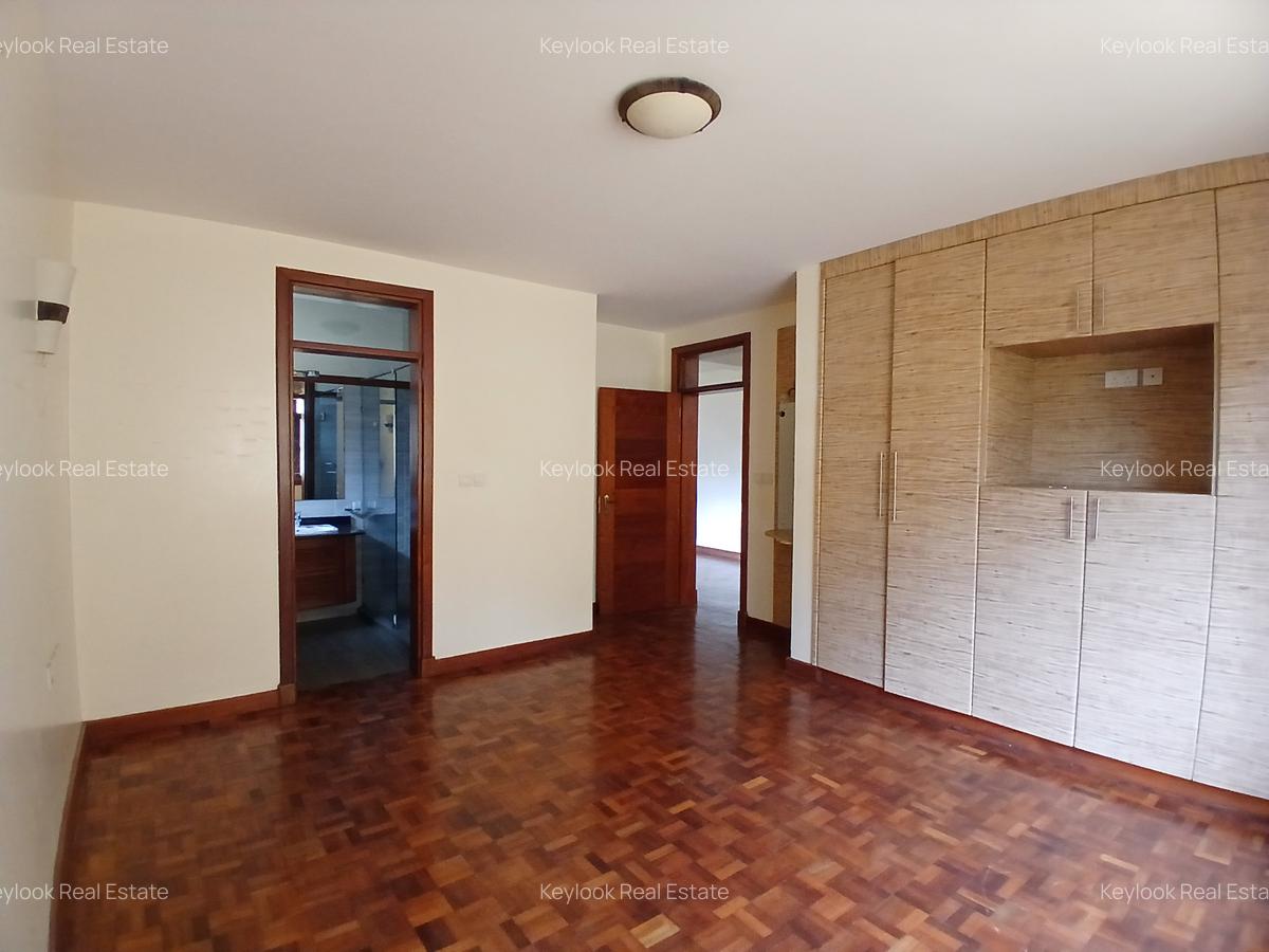 5 Bed Townhouse with En Suite at Lavington Green - 15