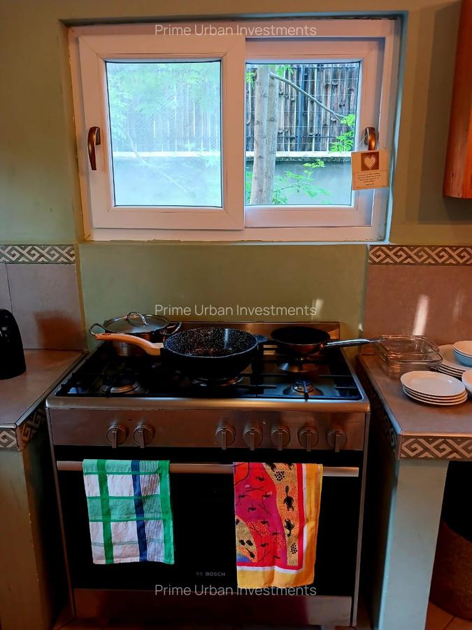 Serviced 1 Bed Apartment with En Suite in Diani - 3