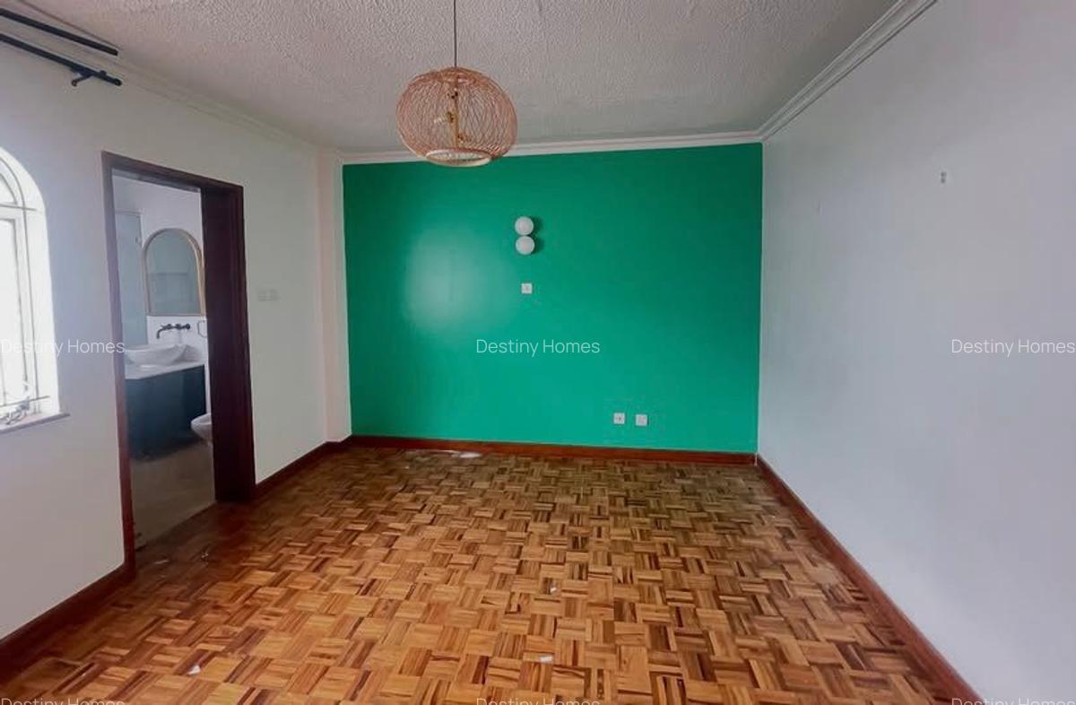 4 Bed Townhouse with En Suite in Lavington - 13