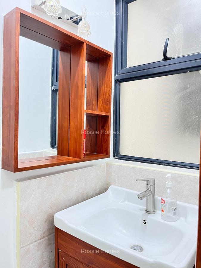 Serviced 1 Bed Apartment with En Suite at Dennis Pritt - 4