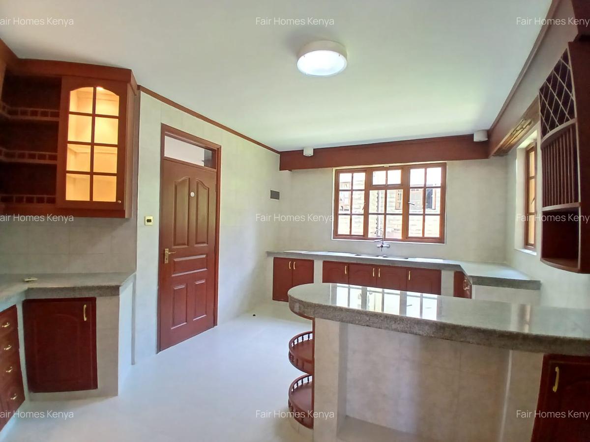 4 Bed Townhouse with En Suite at James Gichuru - 18