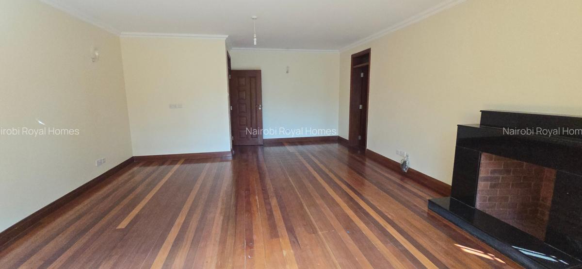 5 Bed Townhouse with En Suite at Lavington - 13