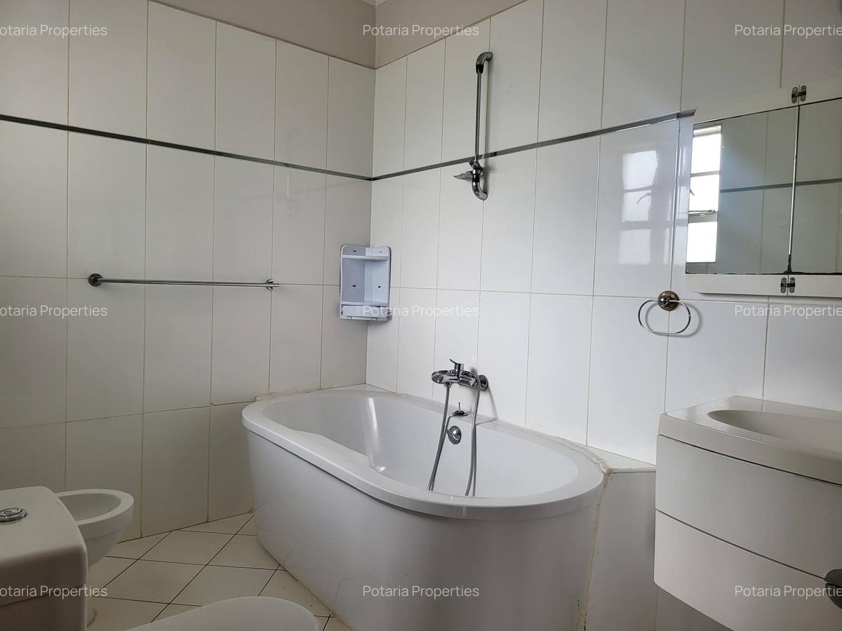 4 Bed House with Swimming Pool in Runda - 4