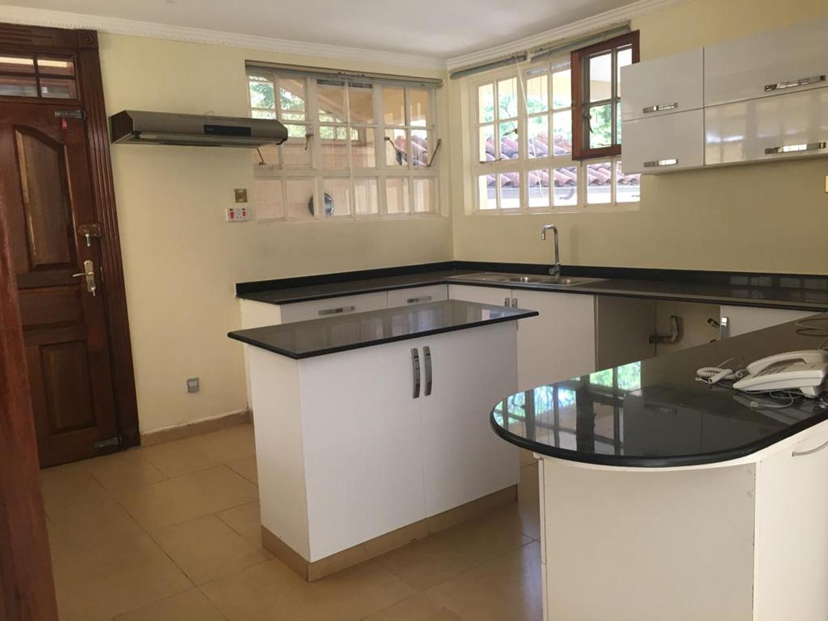 4 Bed Townhouse with En Suite in Kyuna - 6