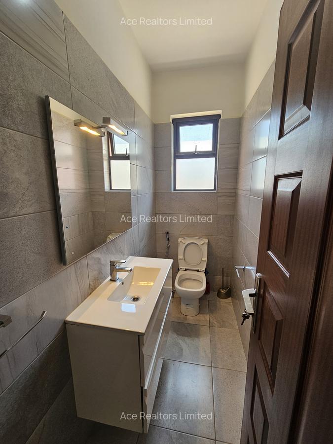 3 Bed Apartment with En Suite at City Park - 12