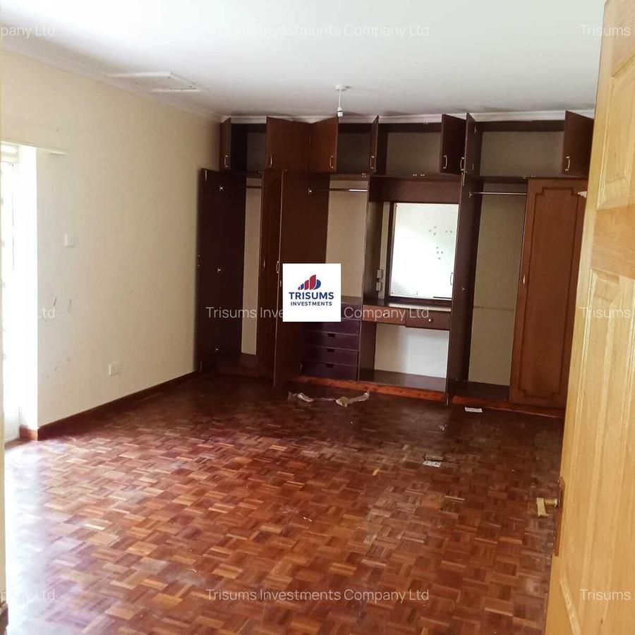 5 Bed House with En Suite in Westlands Area - 9