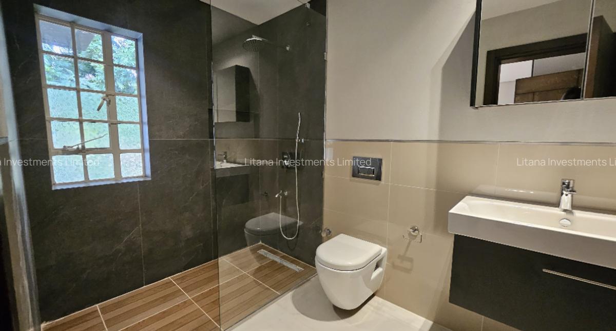 5 Bed House with En Suite at Old Runda - 7